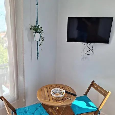 Guest house La Maison Partagee D'arlac 3*