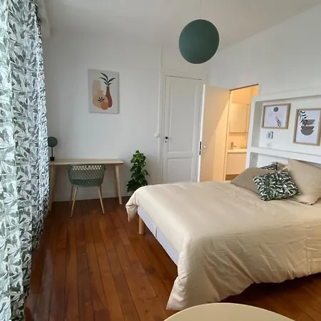 Guest house La Maison Partagee D'arlac 3*