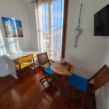 Guest house La Maison Partagee D'arlac 3*